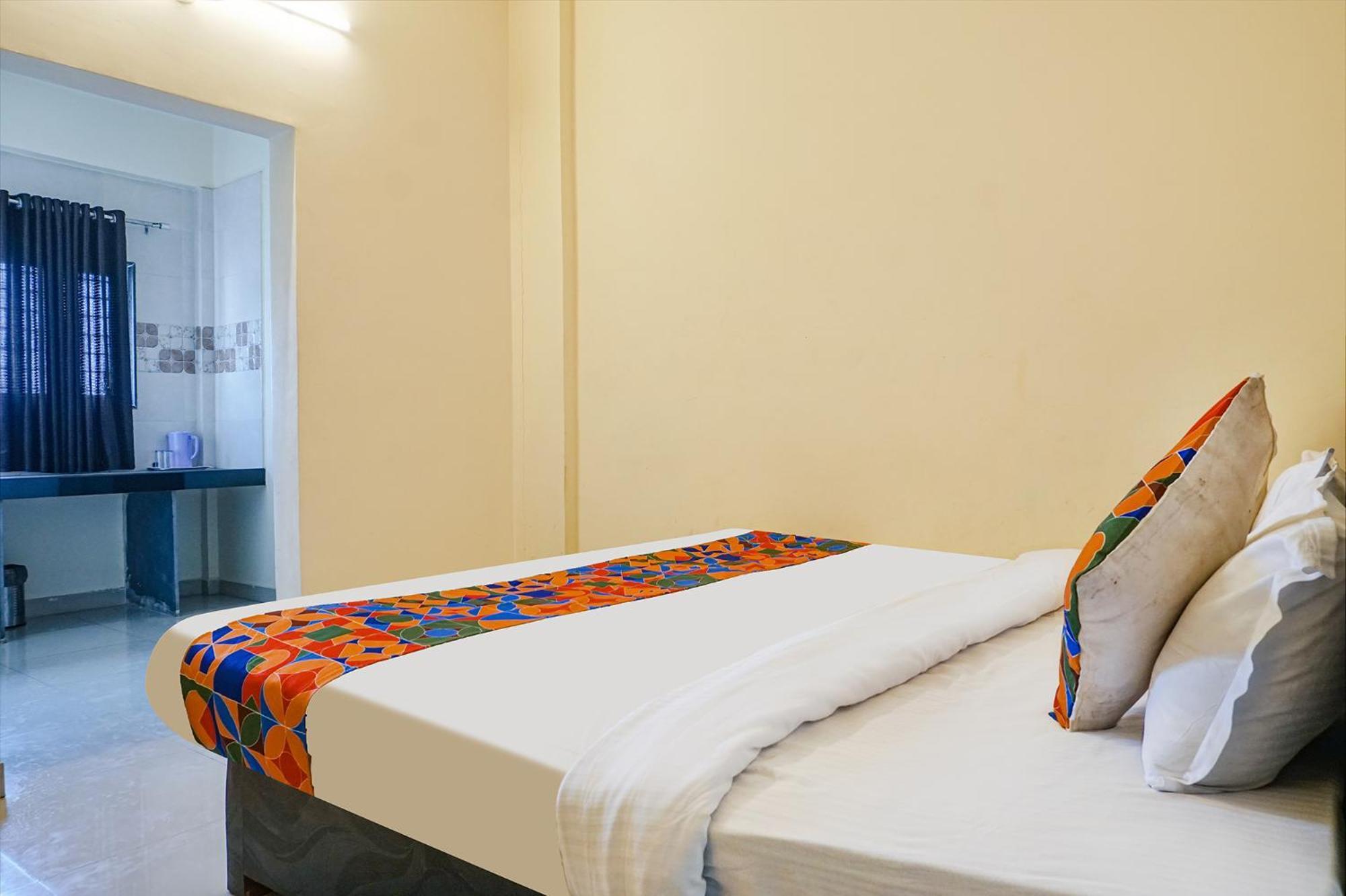 Fabexpress Vaishnav Inn Talegaon Dabhade Zewnętrze zdjęcie
