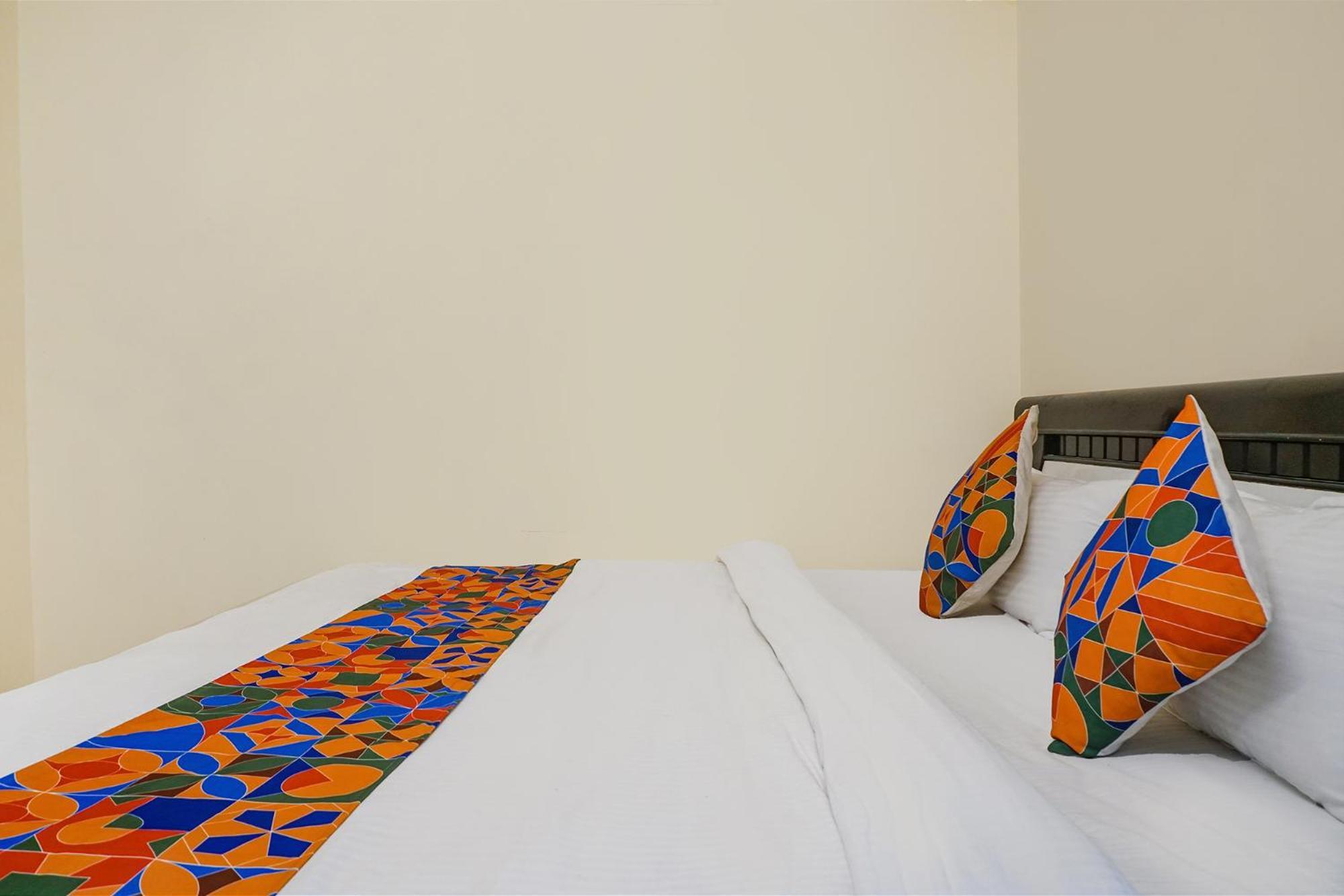 Fabexpress Vaishnav Inn Talegaon Dabhade Zewnętrze zdjęcie